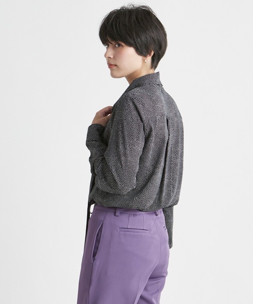 INED CLARO(イネドクラロ)の「ランダムドット2WAYボウタイブラウス【セットアップ対応】(シャツ/ブラウス・レディース・オフホワイト/ブラック/ブルー・フリー)」の10枚目の写真
