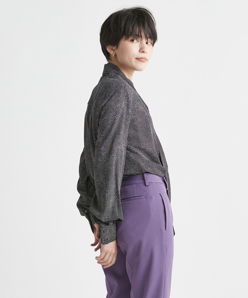 INED CLARO(イネドクラロ)の「ランダムドット2WAYボウタイブラウス【セットアップ対応】(シャツ/ブラウス・レディース・オフホワイト/ブラック/ブルー・フリー)」の16枚目の写真