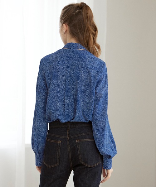 INED CLARO(イネドクラロ)の「ランダムドット2WAYボウタイブラウス【セットアップ対応】(シャツ/ブラウス・レディース・オフホワイト/ブラック/ブルー・フリー)」の11枚目の写真