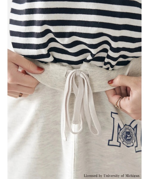 earth music&ecology（アースミュージックアンドエコロジー）の「別注 MICHIGAN ミニ裏毛タイトスカート（スカート・レディース・チャコールグレー/イエロー/ホワイト系その他・FREE）」の17枚目の写真