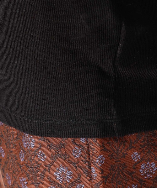 niko and...（ニコアンド）の「テンセル混シアータートルプルオーバー（Tシャツ/カットソー・レディース・ブラック/オフホワイト/オレンジ/ブルー/グリーン・MEDIUM/LARGE）」の7枚目の写真