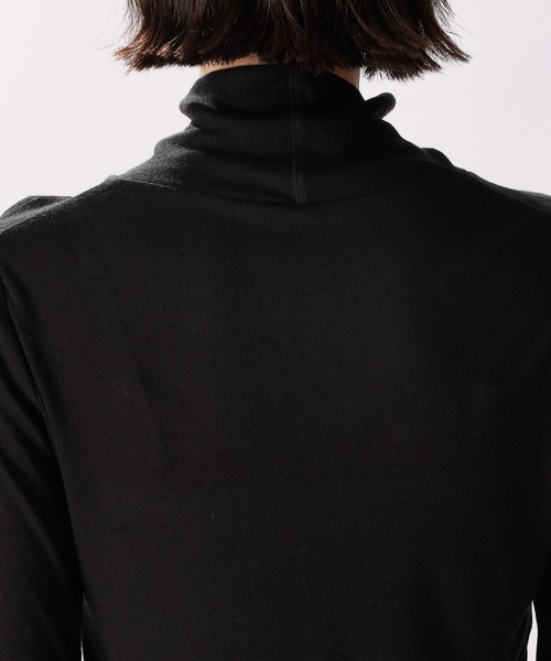 niko and...（ニコアンド）の「テンセル混シアータートルプルオーバー（Tシャツ/カットソー・レディース・ブラック/オフホワイト/オレンジ/ブルー/グリーン・MEDIUM/LARGE）」の10枚目の写真