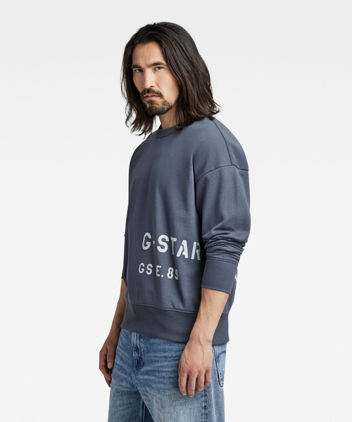 G-STAR（ジースター）の「MULTI GRAPHIC OVERSIZED SWEATER/オーバーサイズミリタリーステンシルロゴスウェット（スウェット・メンズ・ブルー系その他/ダークグリーン/ダークブラック・X-SMALL/SMALL/MEDIUM/LARGE/X-LARGE）」の21枚目の写真