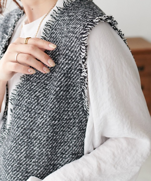 ツィード深Vベスト