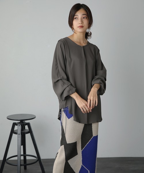 Bou Jeloud(ブージュルード)の「袖コンシャスチュニック(シャツ/ブラウス・レディース・オフホワイト/チャコールグレー・38)」の3枚目の写真