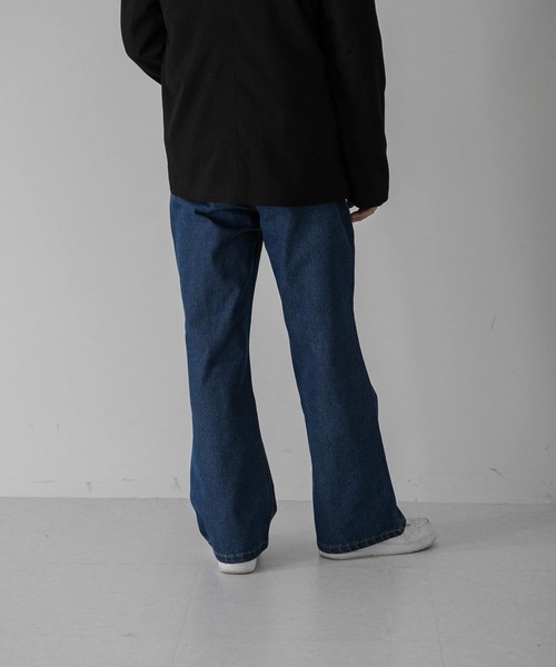 Couleur Meler（クルールメリー）の「Couleur Meler sakasa　tuck flare wide denim（デニムパンツ・メンズ・ブルー/ブラック/ネイビー・MEDIUM/LARGE）」の14枚目の写真