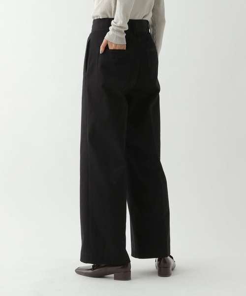 A part by（アパートバイ）の「チノワイドストレートパンツ（チノパンツ・レディース・ブラック/キャメル・LARGE/MEDIUM）」の14枚目の写真