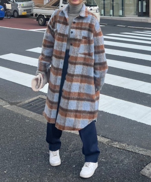 AMAIL（アマイル）の「Shaggy big コート（シャツ/ブラウス・レディース・ベージュ/ブルー・FREE）」の2枚目の写真