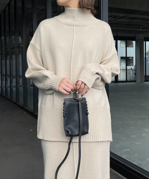 CAPRICIEUX LE'MAGE（カプリシューレマージュ）の「バックスリット