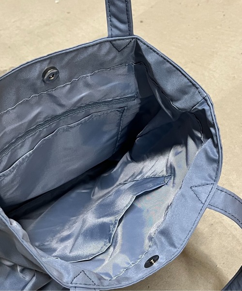 one way（ワンウェイ）の「ティアードフリルトート（トートバッグ・レディース・ブラック/ベージュ/ライトピンク/ライトブルー/イエロー・FREE）」の7枚目の写真