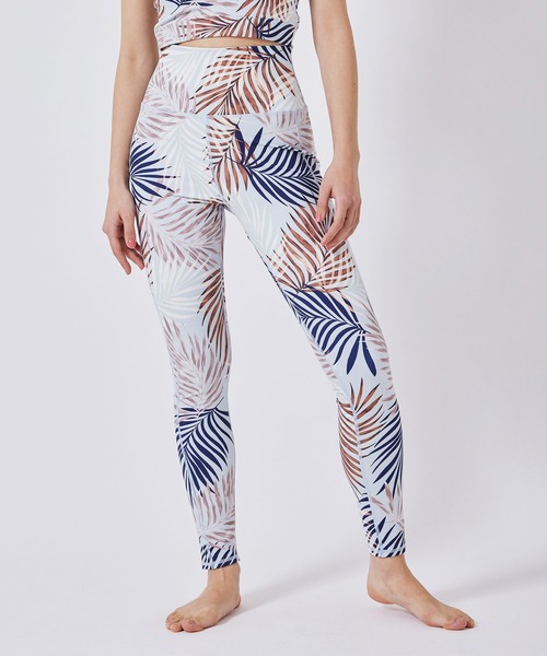 NERGY(ナージー)の「【UV】CREORAリーフ柄スポーツレギンス(レギンス/スパッツ・レディース・ブラック/ブルー・L/M/S)」の2枚目の写真