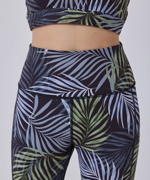 NERGY(ナージー)の「【UV】CREORAリーフ柄スポーツレギンス(レギンス/スパッツ・レディース・ブラック/ブルー・L/M/S)」の12枚目の写真