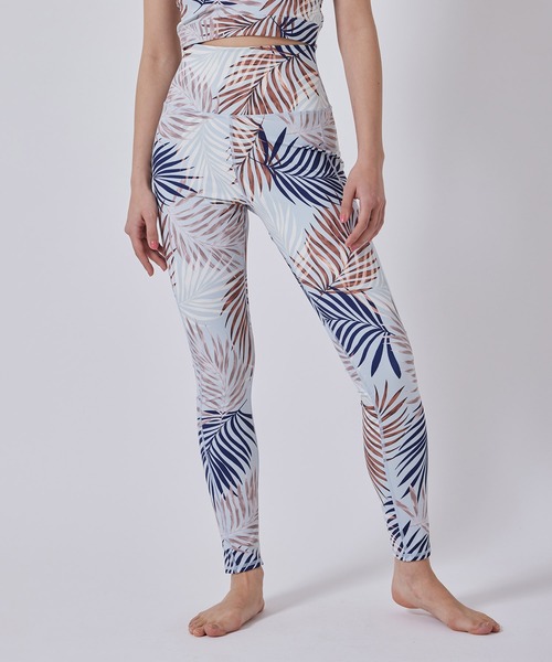 NERGY(ナージー)の「【UV】CREORAリーフ柄スポーツレギンス(レギンス/スパッツ・レディース・ブラック/ブルー・L/M/S)」の6枚目の写真