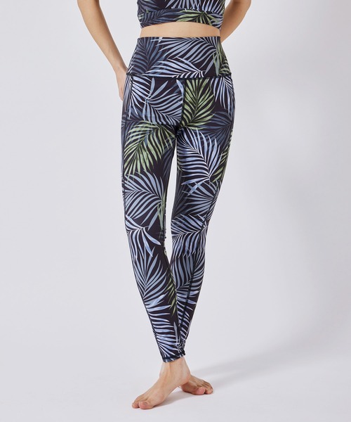 NERGY(ナージー)の「【UV】CREORAリーフ柄スポーツレギンス(レギンス/スパッツ・レディース・ブラック/ブルー・L/M/S)」の18枚目の写真