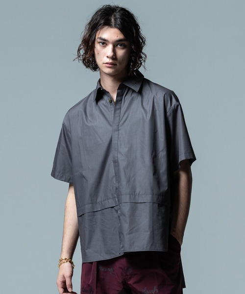 glamb（グラム）の「Hem Layered SH / ヘムレイヤードシャツ（シャツ/ブラウス・メンズ・ホワイト/ブルー/グレー・S/L/M）」の2枚目の写真