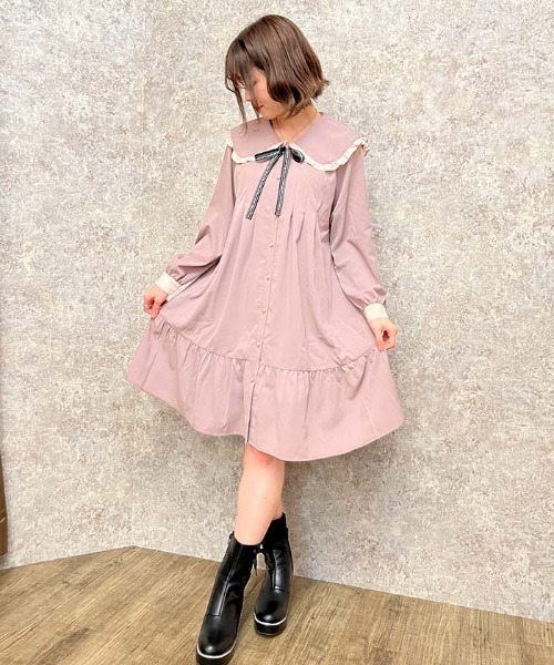 axes femme POETIQUE（アクシーズファムポエティック）の「メッセージリボンビッグ襟ワンピース（ワンピース・レディース・ブルー/ピンク/ブラック・MEDIUM）」の3枚目の写真