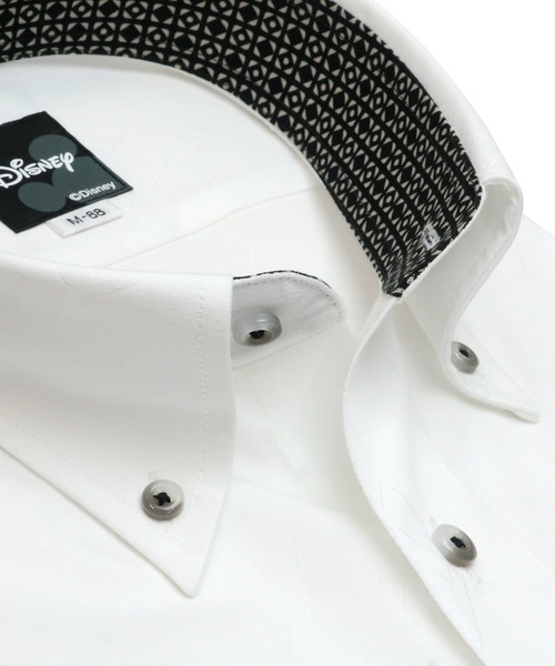 Disney（ディズニー）の「【Disney ディズニー】形態安定ノーアイロン ボタンダウン 長袖ビジネスワイシャツ（ビジネスシャツ・メンズ・ホワイト・首回り45cm-裄丈82cm/首回り45cm-裄丈86cm/首回り45cm-裄丈90cm/首回り43cm-裄丈90cm/首回り47cm-裄丈90cm/首回り47cm-裄丈86cm/首回り42cm-裄丈90cm/首回り39cm-裄丈88cm）」の2枚目の写真
