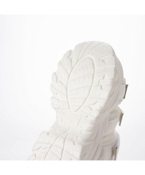 Mafmof（マフモフ）の「Mafmof(マフモフ)厚底ボリュームソールスポーツサンダル（サンダル・レディース・ホワイト/ブラック・L/M/S/LL）」の14枚目の写真