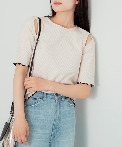 HEYUMM（ヘユム）の「カットアウトメロートップ(5分袖)（Tシャツ/カットソー・レディース・ホワイト系その他/アイボリー/ブラック・ONE）」の2枚目の写真