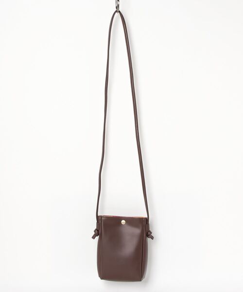 AVOCA（アヴォカ）の「AVOCA 合皮がま口ショルダー / アヴォカ ゴウヒガマグチショルダー（ショルダーバッグ・レディース・ブラウン/ホワイト/ブラック・ONE SIZE）」の6枚目の写真