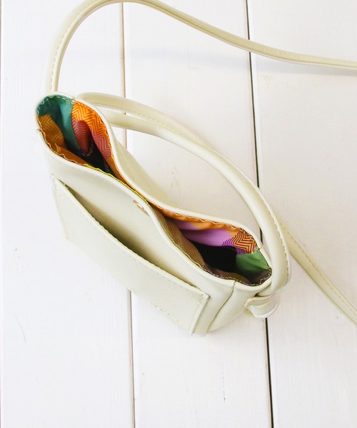 AVOCA（アヴォカ）の「AVOCA 合皮がま口ショルダー / アヴォカ ゴウヒガマグチショルダー（ショルダーバッグ・レディース・ブラウン/ホワイト/ブラック・ONE SIZE）」の22枚目の写真