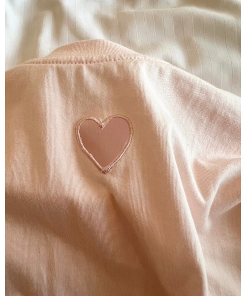 epine(エピヌ)の「Ee heart big long tee(Tシャツ/カットソー・レディース・ベビーピンク/ホワイト/ベージュ・FREE)」の21枚目の写真