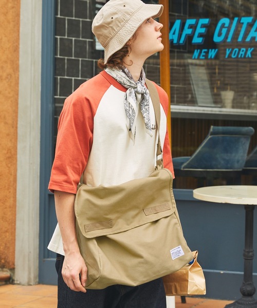 EMMA CLOTHES(エマクローズ)の「ミリタリーフラップキャンバスショルダーバッグ EMMA CLOTHES(ショルダーバッグ・メンズ・チャコール/ブラック/アイボリー/ベージュ/カーキ・FREE)」の13枚目の写真