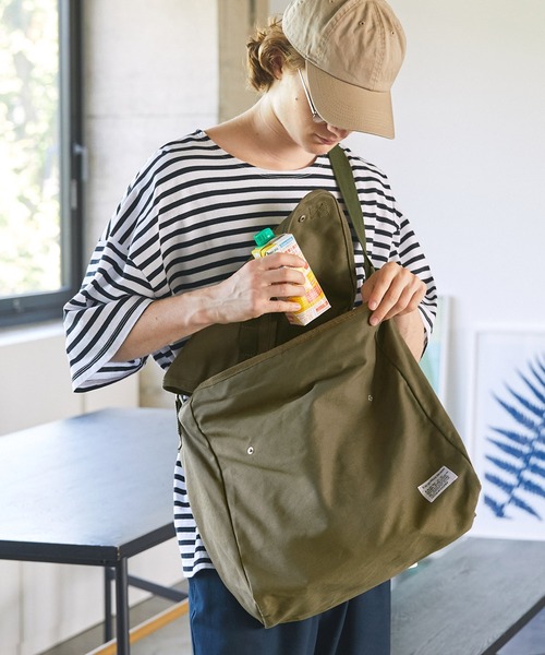 EMMA CLOTHES(エマクローズ)の「ミリタリーフラップキャンバスショルダーバッグ EMMA CLOTHES(ショルダーバッグ・メンズ・チャコール/ブラック/アイボリー/ベージュ/カーキ・FREE)」の14枚目の写真