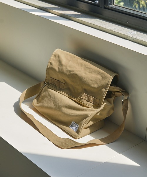 EMMA CLOTHES(エマクローズ)の「ミリタリーフラップキャンバスショルダーバッグ EMMA CLOTHES(ショルダーバッグ・メンズ・チャコール/ブラック/アイボリー/ベージュ/カーキ・FREE)」の20枚目の写真