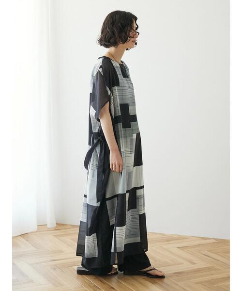CRAFT STANDARD BOUTIQUE(クラフトスタンダードブティック)の「スカーフ柄ワンピース ◆(ワンピース・レディース・マルチ/ブラック・FREE)」の21枚目の写真