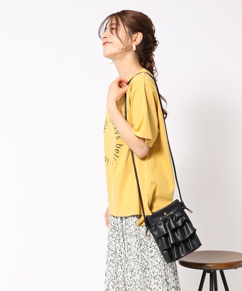 SHOO・LA・RUE(シューラルー)の「◆フリルミニショルダーバッグ(ショルダーバッグ・レディース・オフホワイト/シルバー/ブラック・00)」の17枚目の写真