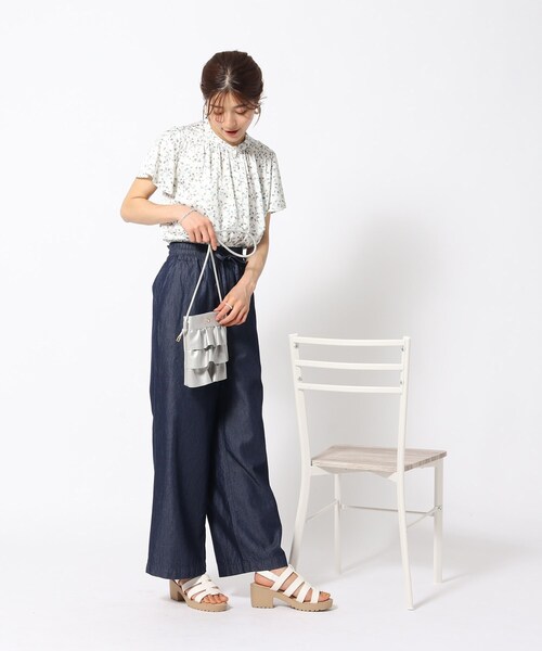 SHOO・LA・RUE(シューラルー)の「◆フリルミニショルダーバッグ(ショルダーバッグ・レディース・オフホワイト/シルバー/ブラック・00)」の19枚目の写真