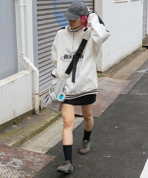 SEQUENZ(シークエンズ)の「【お気に入り10000人突破】/ 大容量 / テックショルダーバッグ / TECH SHOULDER BAG(ショルダーバッグ・メンズ・ブラック/グレー・FREE)」の6枚目の写真