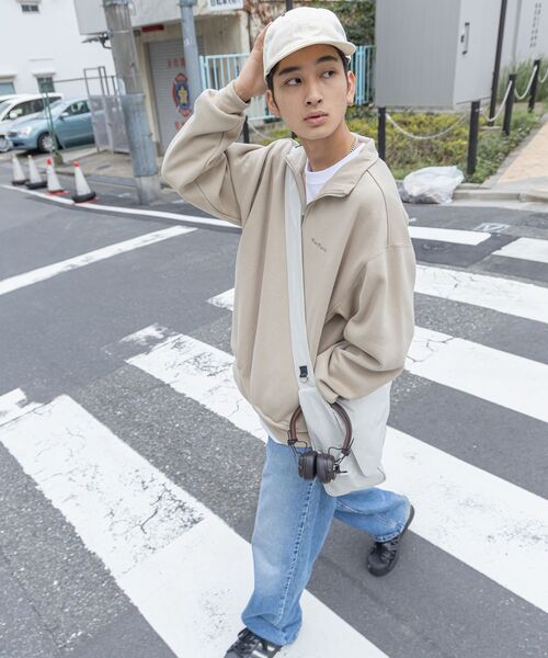 SEQUENZ(シークエンズ)の「【お気に入り10000人突破】/ 大容量 / テックショルダーバッグ / TECH SHOULDER BAG(ショルダーバッグ・メンズ・ブラック/グレー・FREE)」の7枚目の写真
