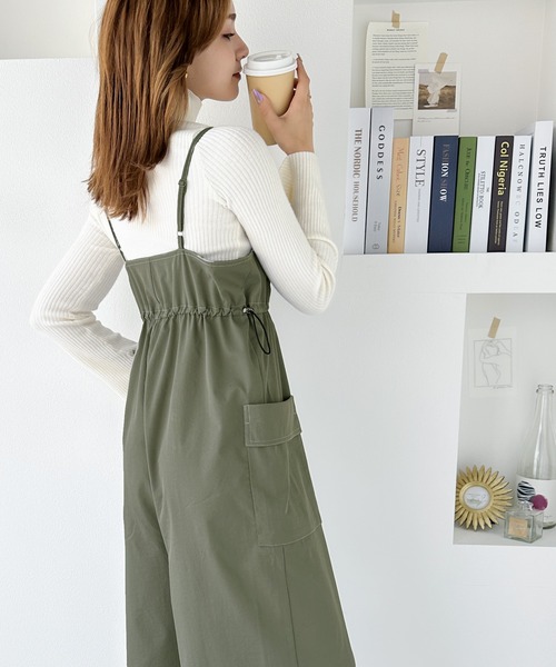 Java(ジャバ)の「《Javaジャバコラボ》1枚で旬な着こなしが完成。配色ステッチ ミリタリーサロペット(サロペット/オーバーオール・レディース・ブラック/カーキ・X-LARGE/SMALL/MEDIUM/LARGE)」の8枚目の写真