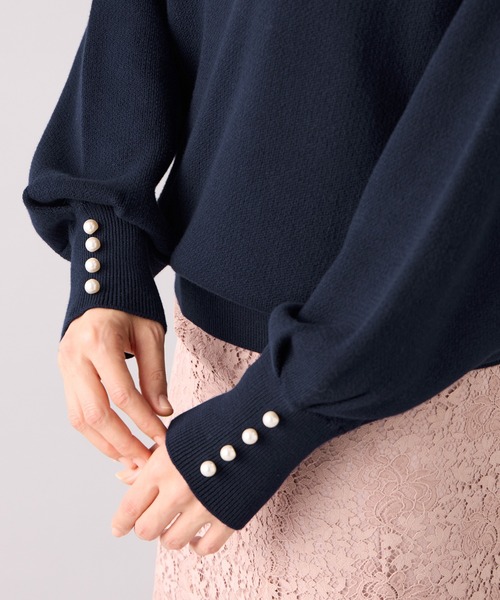 alotta（アロッタ）の「≪綿100≫パール調ボタン付ミラノリブニット【Sサイズ展開あり】（ニット/セーター・レディース・ネイビー/グレイッシュベージュ/コーラルピンク/ブルー/ミント/ホワイト/ブラック/サーモンピンク/ピンク/ライトブルー・L/5L/3L/LL/S/4L/M）」の15枚目の写真