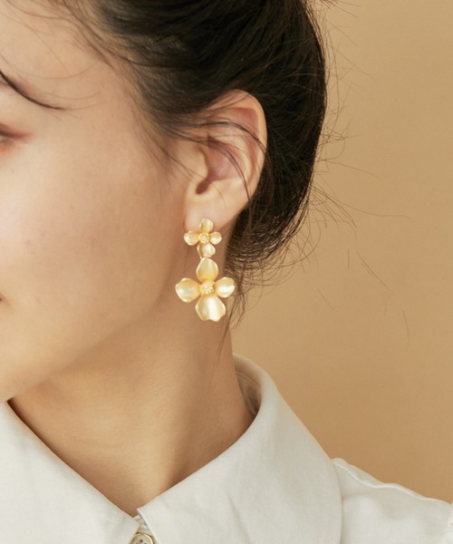 VIS（ビス）の「ダブルフラワーピアス（ピアス（両耳用）・レディース・シルバー/ゴールド・FREE）」の15枚目の写真