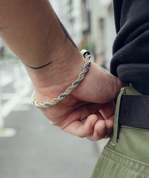 Subciety(サブサエティ)の「TWIST COMBI CHAIN BRACELET(ブレスレット・メンズ・シルバー×ゴールド/ゴールド系その他・FREE)」の15枚目の写真