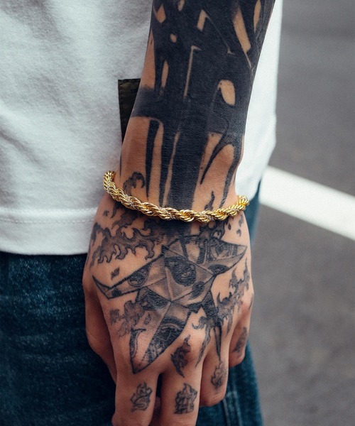 Subciety(サブサエティ)の「TWIST COMBI CHAIN BRACELET(ブレスレット・メンズ・シルバー×ゴールド/ゴールド系その他・FREE)」の16枚目の写真