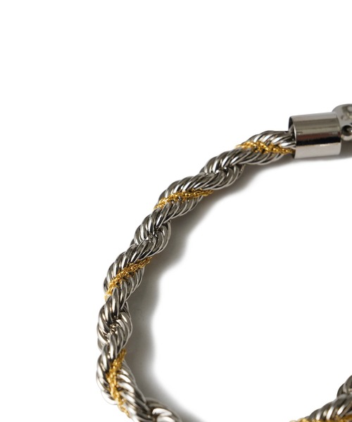 Subciety(サブサエティ)の「TWIST COMBI CHAIN BRACELET(ブレスレット・メンズ・シルバー×ゴールド/ゴールド系その他・FREE)」の6枚目の写真