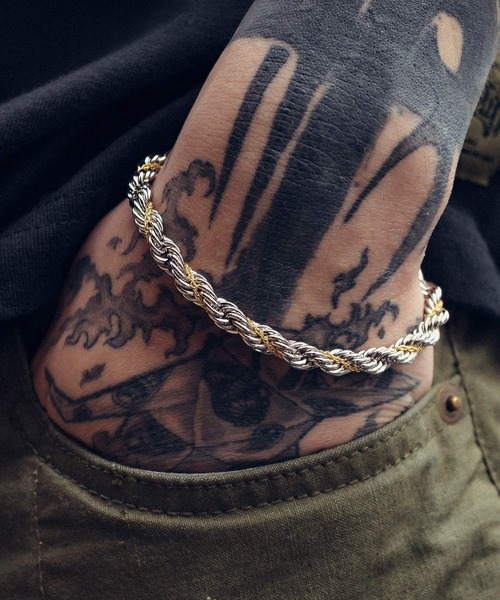 Subciety(サブサエティ)の「TWIST COMBI CHAIN BRACELET(ブレスレット・メンズ・シルバー×ゴールド/ゴールド系その他・FREE)」の20枚目の写真