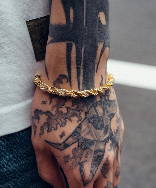 Subciety(サブサエティ)の「TWIST COMBI CHAIN BRACELET(ブレスレット・メンズ・シルバー×ゴールド/ゴールド系その他・FREE)」の21枚目の写真
