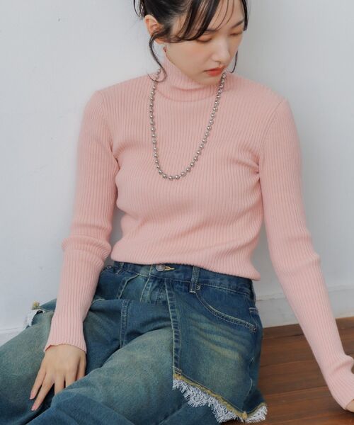 RETRO GIRL(レトロガール)の「【WEB限定カラー追加】リブハイネックニット(ニット/セーター・レディース・ブラック/レッド/ライトベージュ/イエロー/ホワイト/グリーン/ブラック系その他3/ブルー/レッド系1/ホワイト系その他/ライトグレー/ダークブルー/ベージュ/マスタード/パープル/ブラウン/ライトグリーン/ピンク/チャコールグレー・FREE)」の17枚目の写真