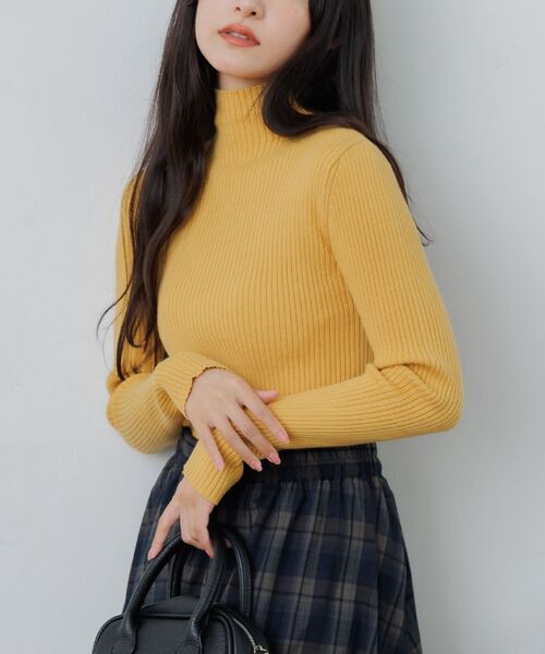 RETRO GIRL(レトロガール)の「【WEB限定カラー追加】リブハイネックニット(ニット/セーター・レディース・ブラック/レッド/ライトベージュ/イエロー/ホワイト/グリーン/ブラック系その他3/ブルー/レッド系1/ホワイト系その他/ライトグレー/ダークブルー/ベージュ/マスタード/パープル/ブラウン/ライトグリーン/ピンク/チャコールグレー・FREE)」の16枚目の写真