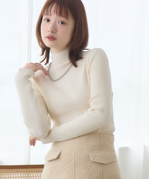 RETRO GIRL(レトロガール)の「【WEB限定カラー追加】リブハイネックニット(ニット/セーター・レディース・ブラック/レッド/ライトベージュ/イエロー/ホワイト/グリーン/ブラック系その他3/ブルー/レッド系1/ホワイト系その他/ライトグレー/ダークブルー/ベージュ/マスタード/パープル/ブラウン/ライトグリーン/ピンク/チャコールグレー・FREE)」の20枚目の写真