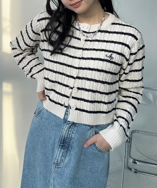 セール】☆ロゴ刺繍 ケーブル編みショートカーディガン（カーディガン