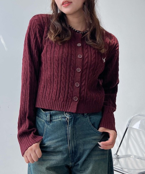 セール】☆ロゴ刺繍 ケーブル編みショートカーディガン（カーディガン