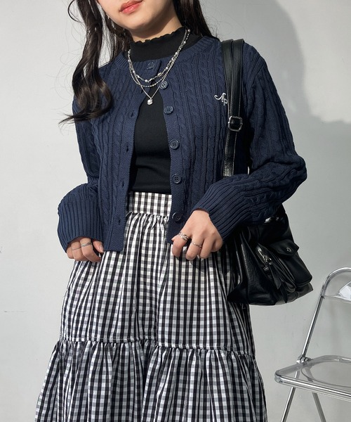 セール】☆ロゴ刺繍 ケーブル編みショートカーディガン（カーディガン