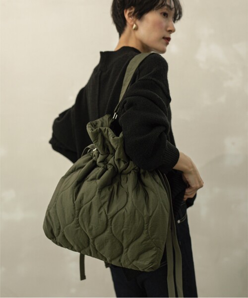 OPAQUE.CLIP（オペークドットクリップ）の「◆【2WAY／A4サイズ対応】キルティングドロストリボンショルダー（トートバッグ・レディース・グレー/カーキ/ブラック/ベージュ・00）」の10枚目の写真