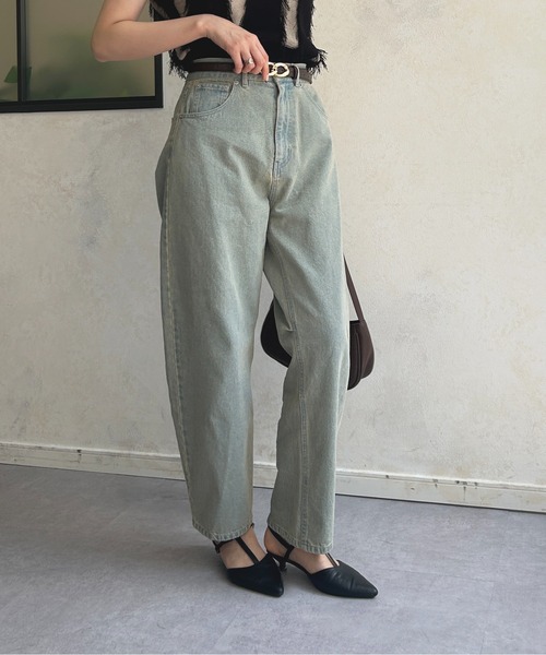 Thevon（ゼボン）の「カーブデニムパンツ（デニムパンツ・レディース・ブラック/ブルー/ネイビー/ダークブラウン/ブラック系その他/オフホワイト/サックスブルー・SMALL/MEDIUM）」の12枚目の写真